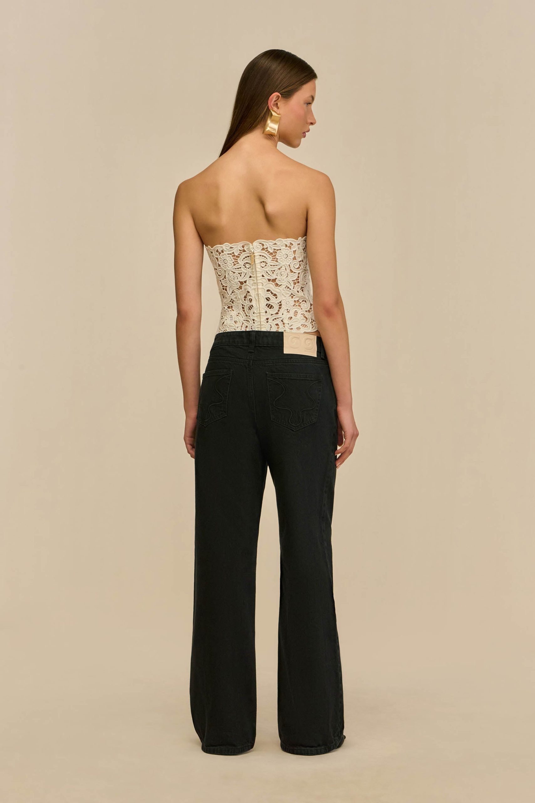 251013_DR_CULT_GAIA_R26_ECOM_61_ZAIRE_TOP_OW_ROSELLA_PANT_BLK_0076_WEBBED-scaled