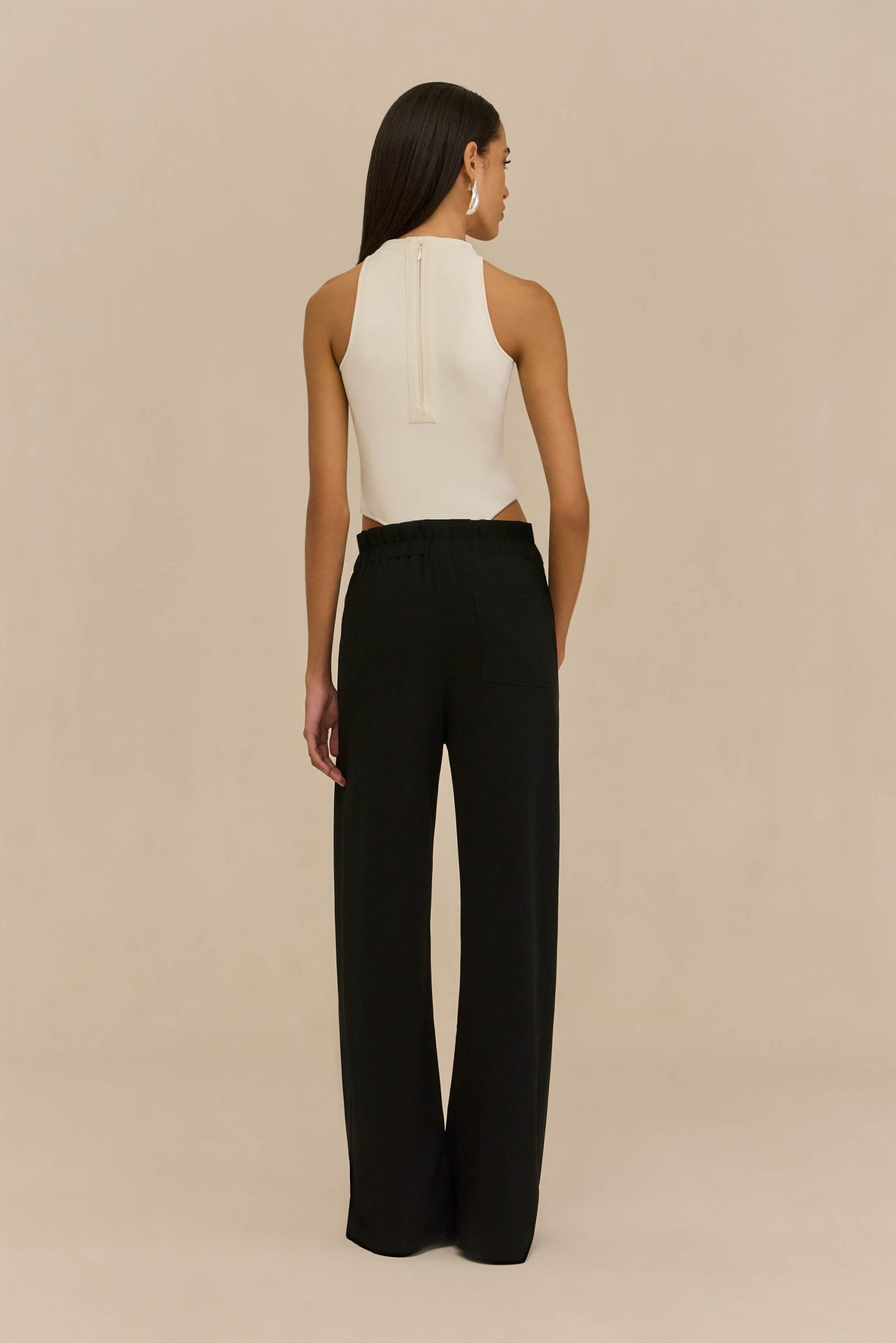 251110_DR_CULT_GAIA_R26_RESHOOTS_69_CASSIUS_BDYSUIT_OW_NAOMI_PANT_BLK_0039_WEBBED-scaled