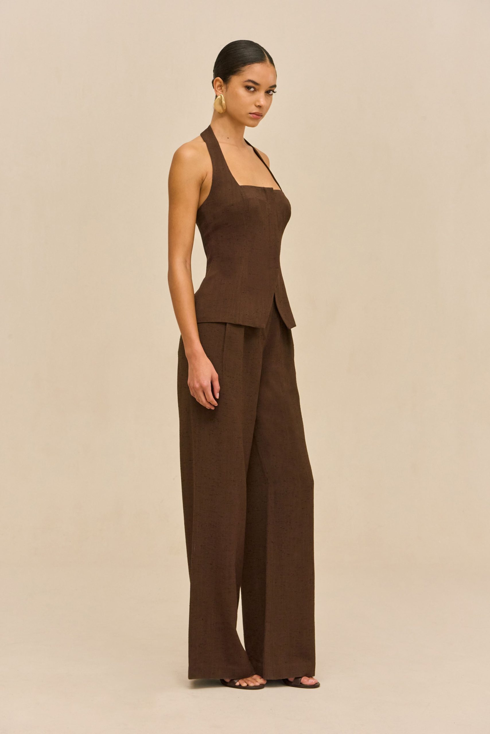 251118_DR_CG_PF26_LB_117_OSLO_TOP_KERALA_PANT_LUWAK_0020_WEBBED-scaled