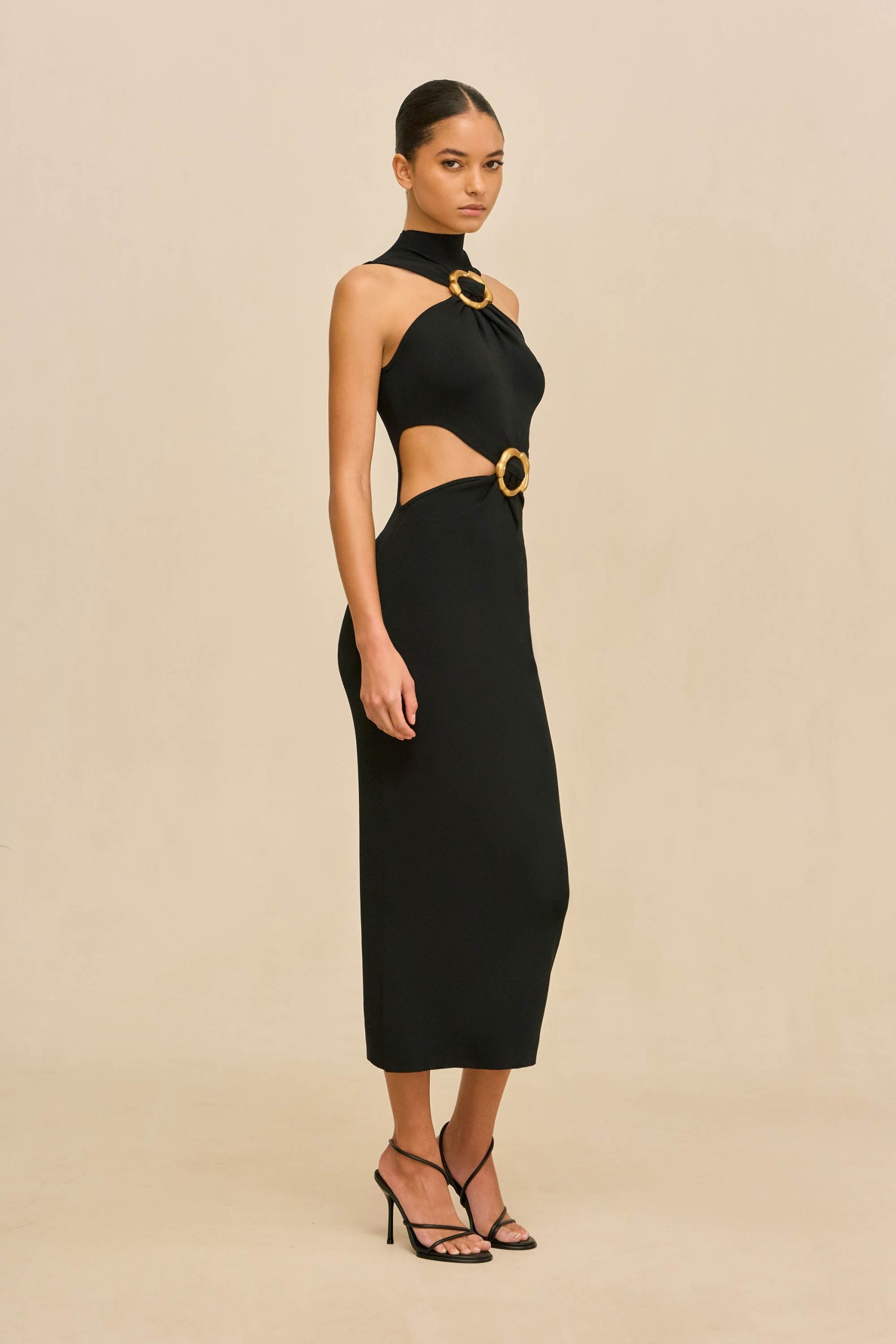 260121_DR_CG_SP_HS26_RESHT_86_AMBAR_KNIT_DRESS_BLK_0028_WEBBED-scaled