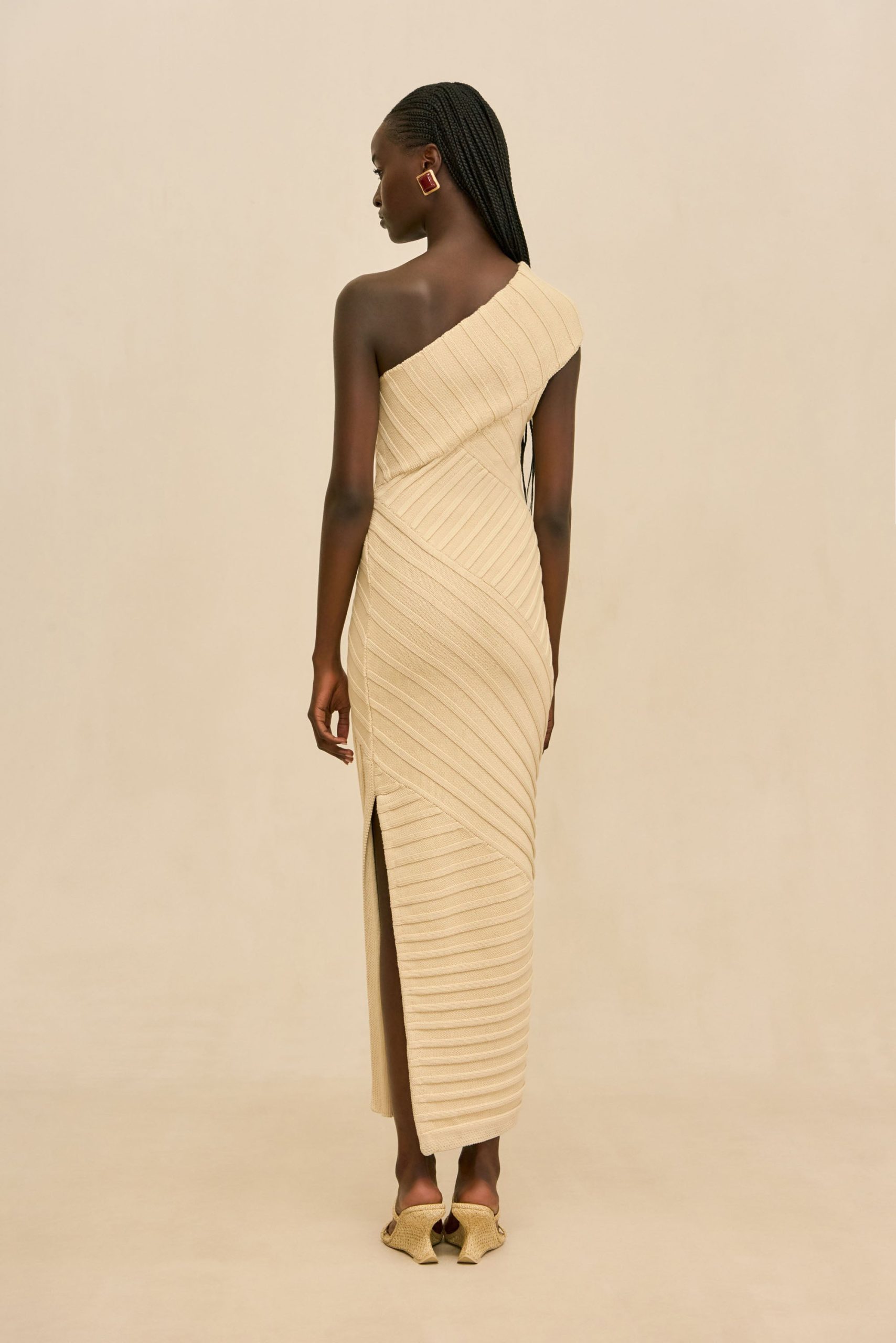 260122_DR_CG_SP_HS26_RESHT_186_CIELO_KNIT_DRESS_CREAM_0017_WEBBED-scaled