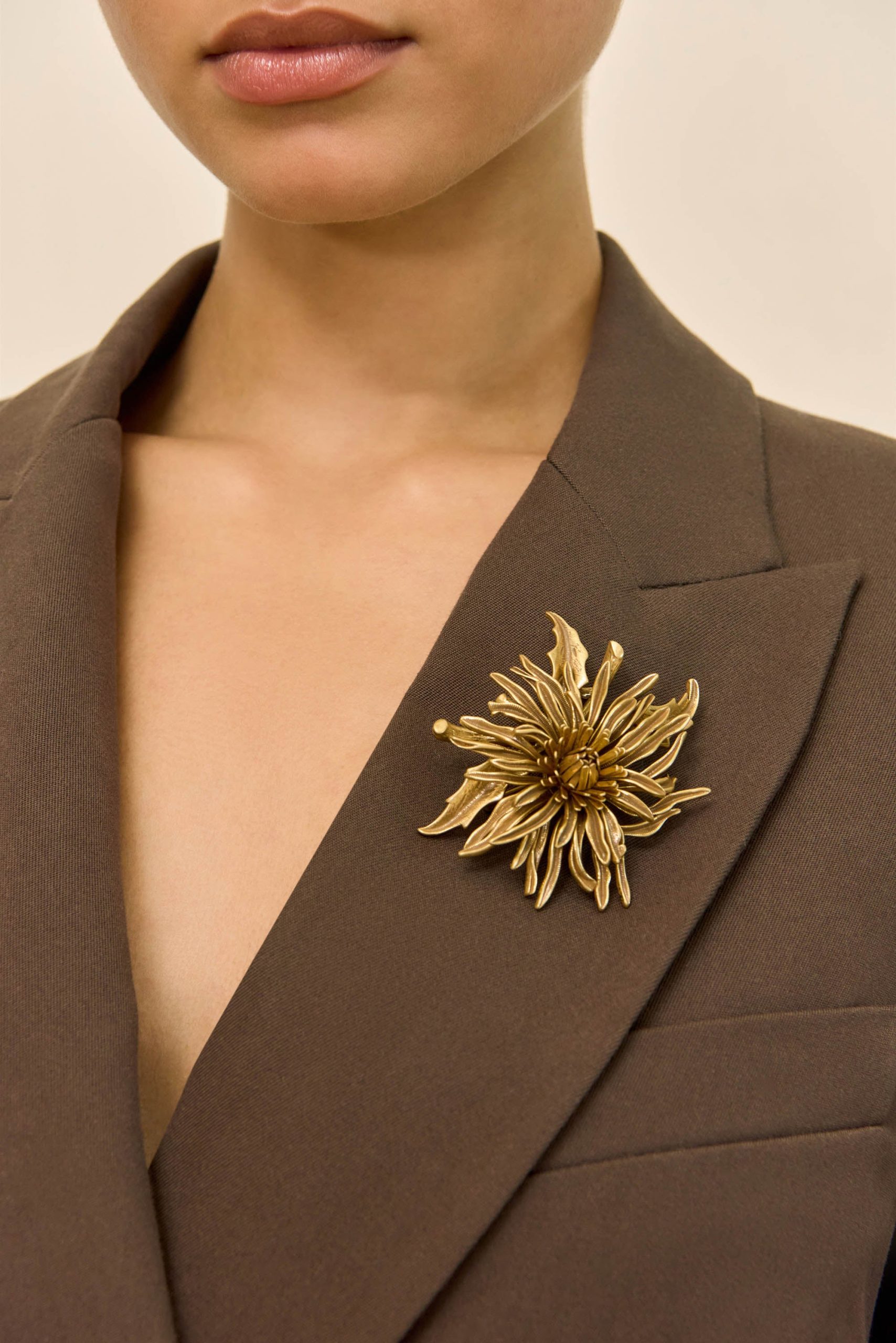 260421_DR_CG_ECOM_RSHTS_83_OCTAVIA_BROOCH_0008-scaled