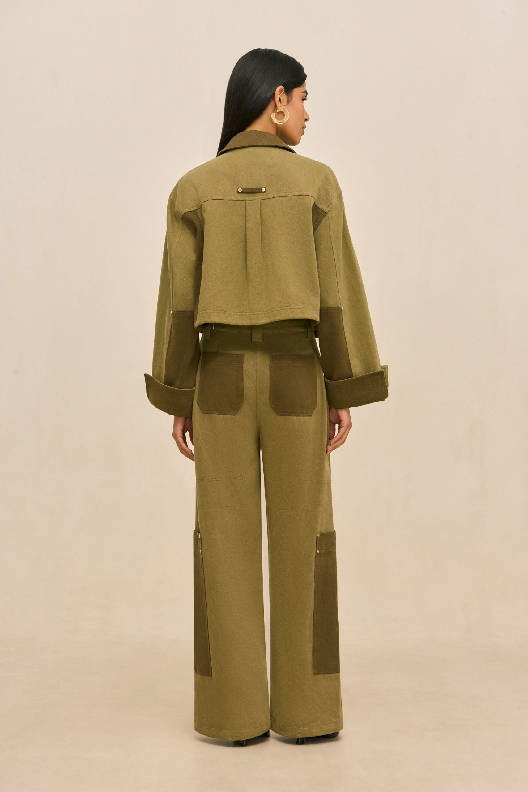 260717_DR_CG_R26_WM_66_ANDERS_JACKET_CRAWFORD_TOP_WYNN_LOW_RISE_PANT_ROSEMARY_MULTI_0045_WEBBED-1-scaled