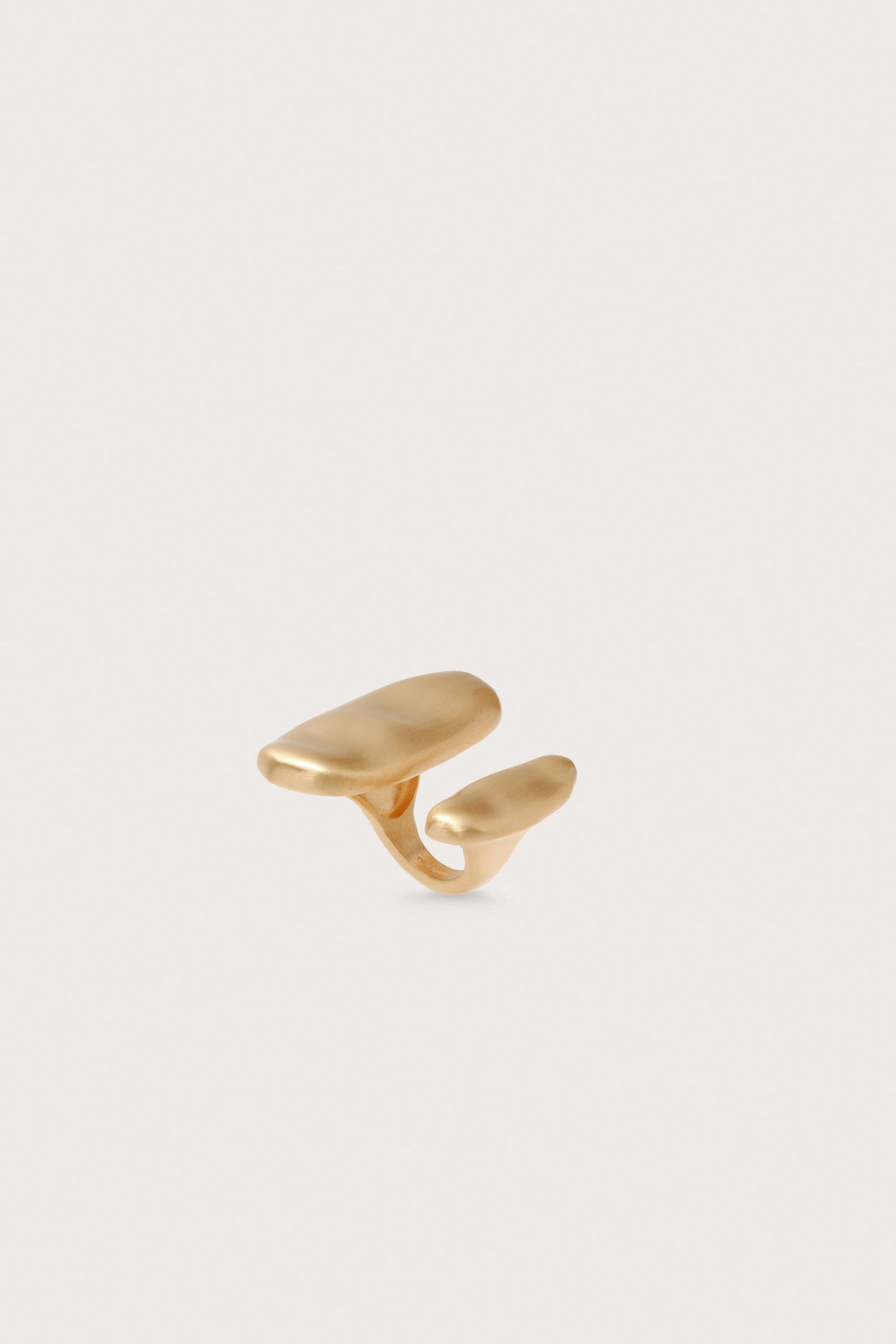 AMIRING_BB_260427_CultGaia_Product-PF2620002_WEBBED_47408595-a8fd-4868-bde4-fc2e11b1b749-scaled