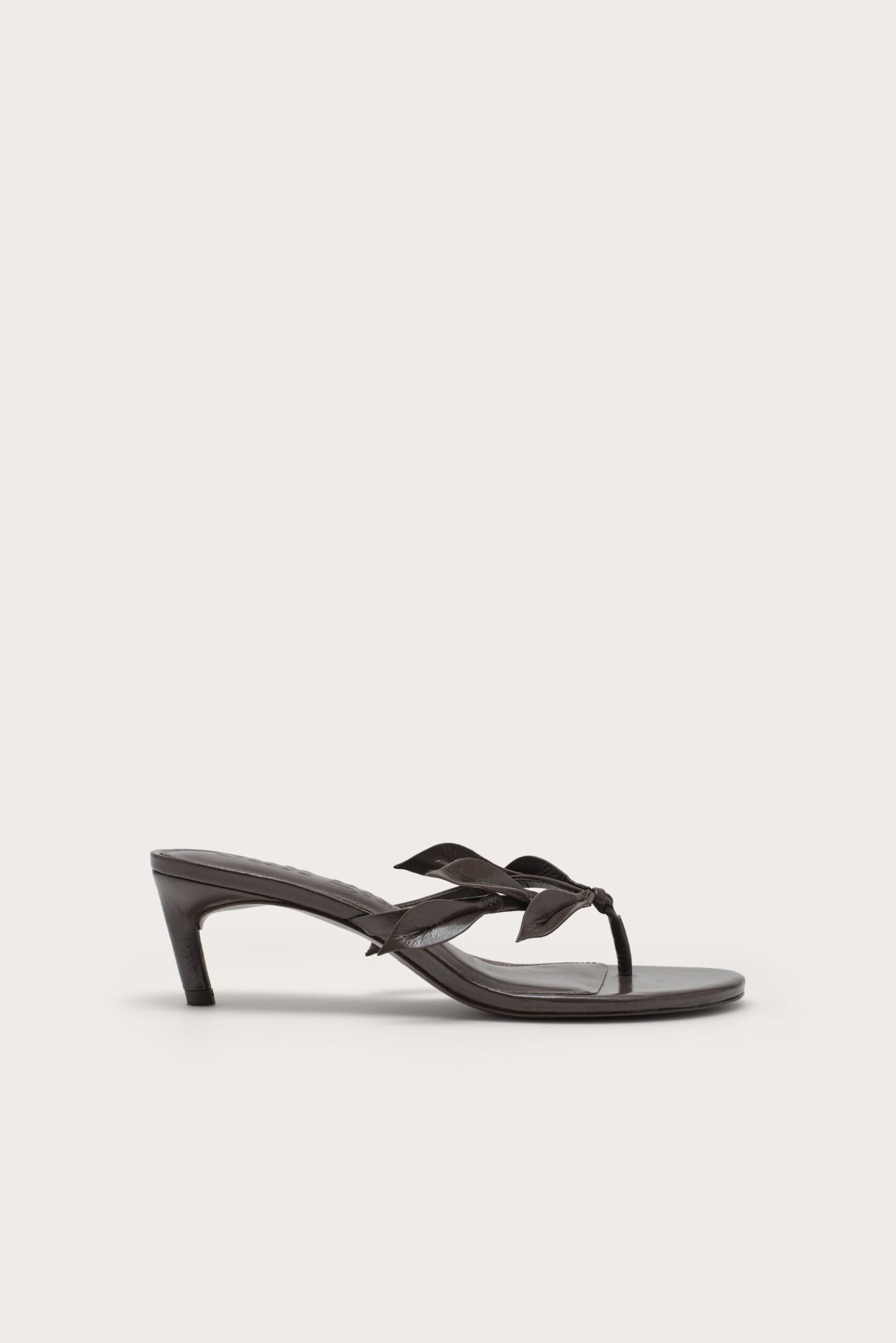 ANDIESANDAL_LWK_260123_Cult-Gaia_Product14833_W1a_WEBBED-scaled