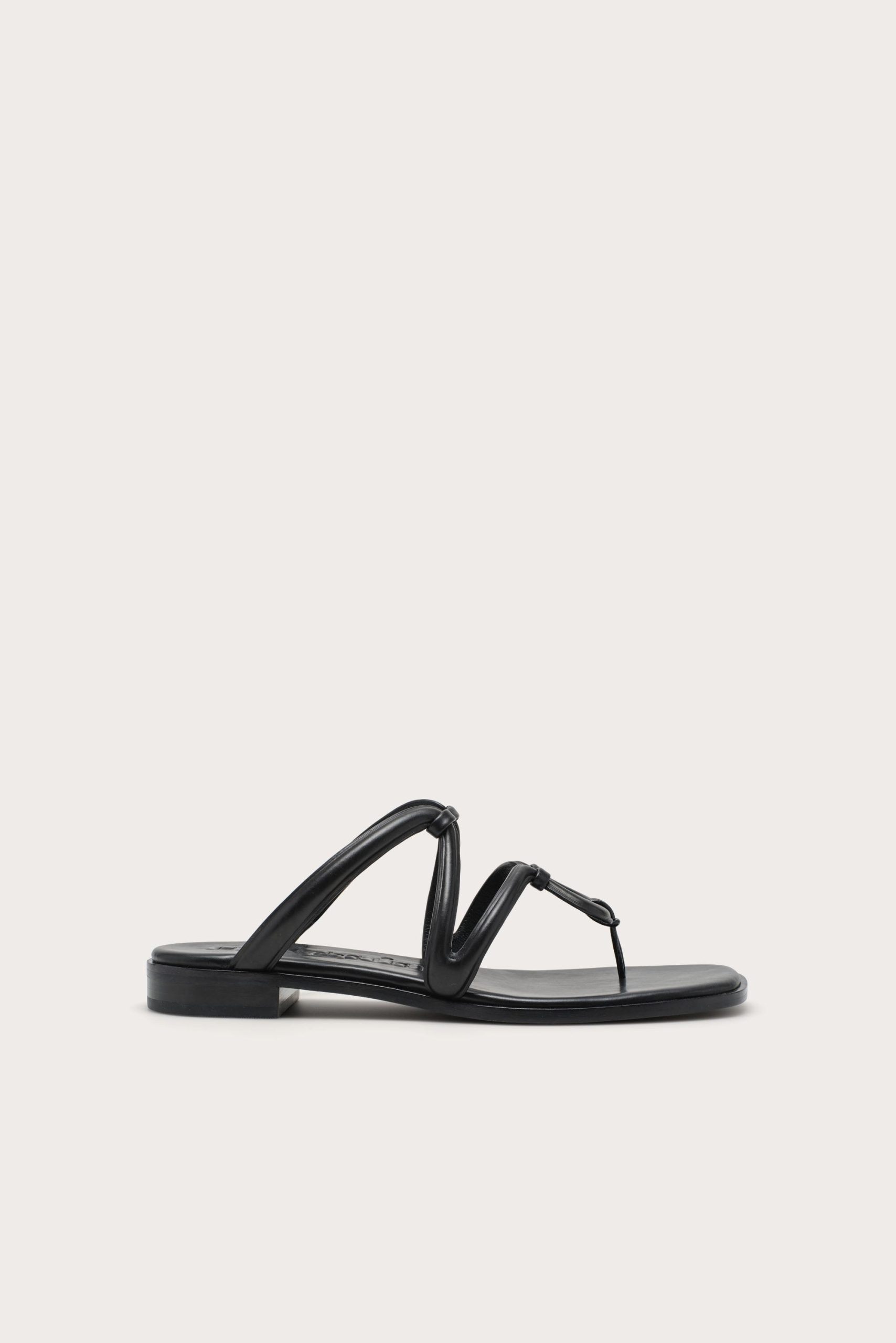 ESTEESANDAL_BLK_260123_Cult-Gaia_Product14647_W1a_WEBBED-scaled