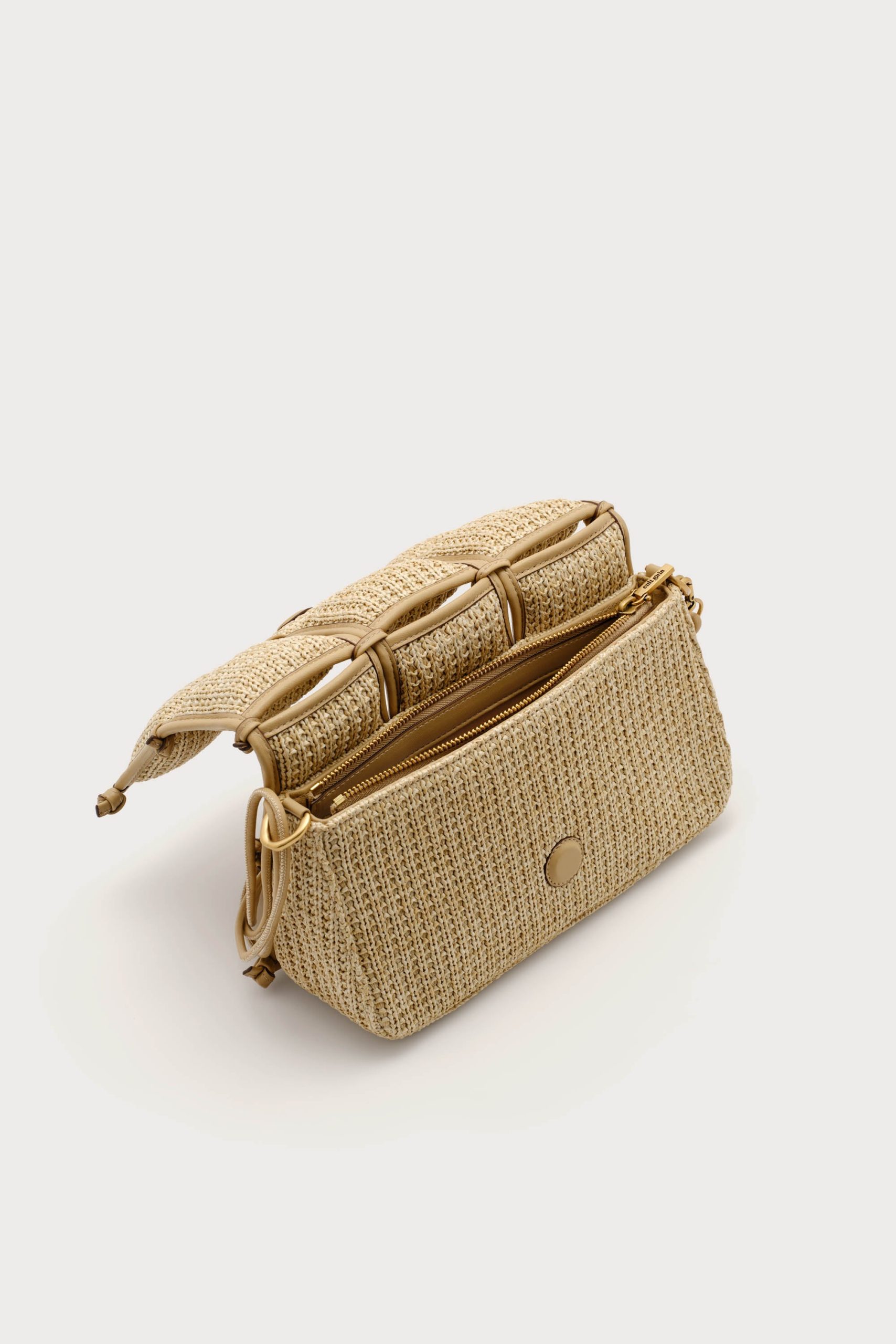 GAIA-PUFF_NATURAL_251120_Cult-Gaia_Product_1640_W_a_WEBBED-scaled