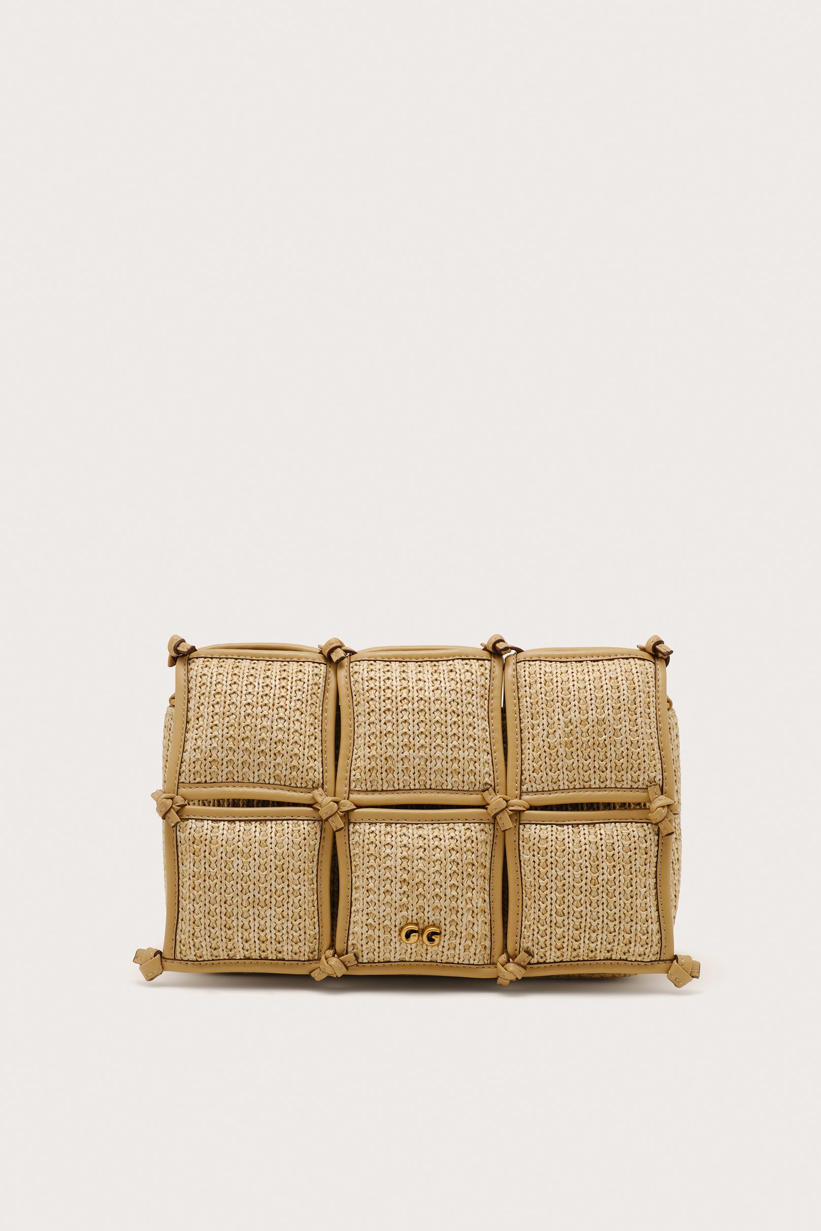 GAIAPUFFCB_NAT_260108_Cult-Gaia_Product14048_WEBBED