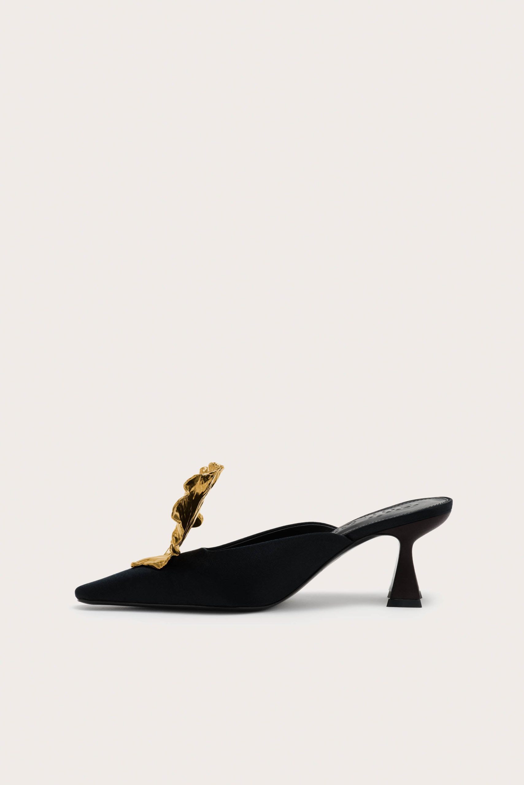 IRINAMULE_BLK_250924_CultGaia__R26-AX__10380-scaled