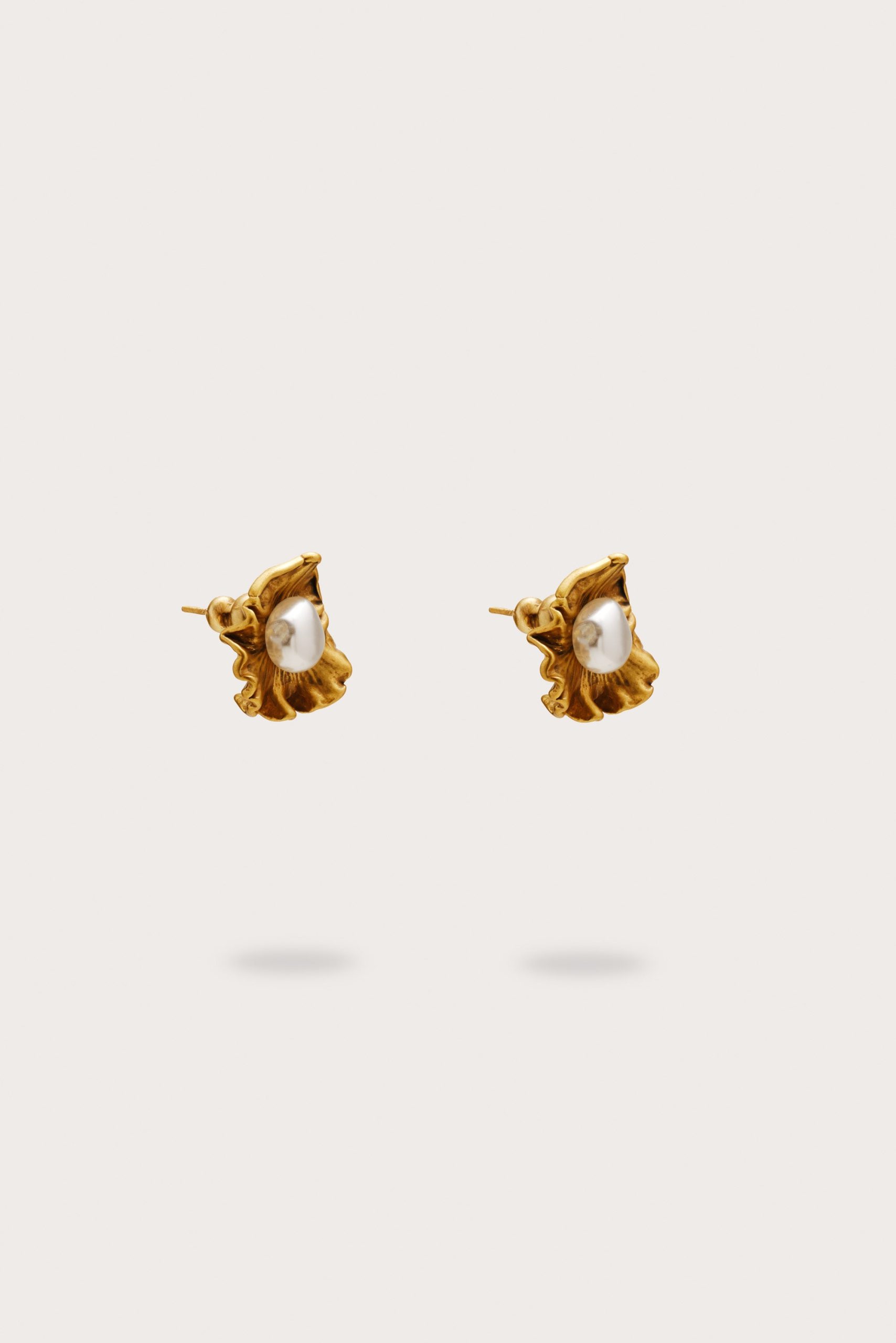 IRISPERLAMINIEARRING_260427_CultGaia_Product-PF2620216_WEBBED-scaled