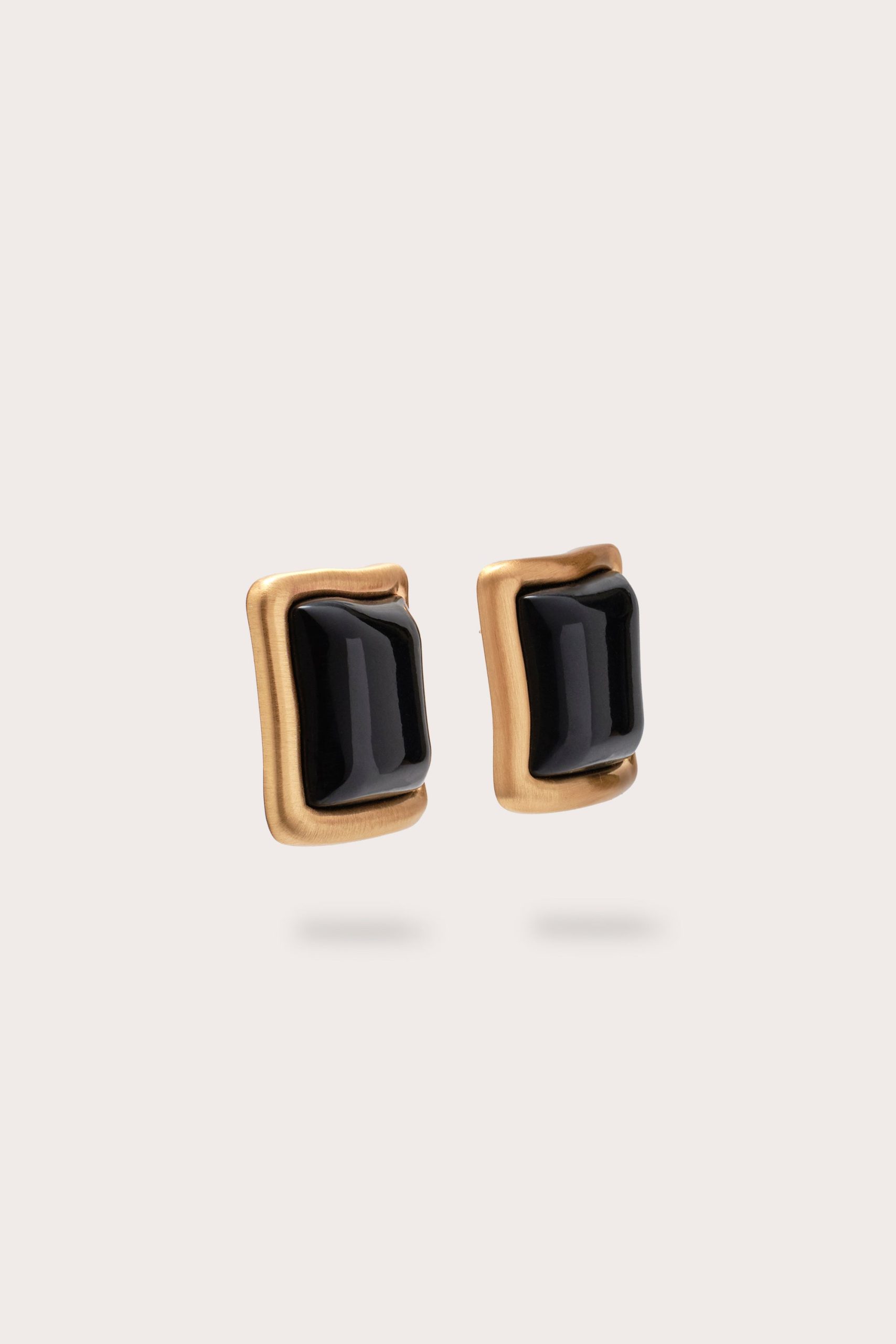 SUNIEARRINGS_BLK_250709_CultGaia_F25-AX-FTW-BAGS7374_WEBBED_37c01670-04ab-4260-9641-67ab7f867e16-scaled